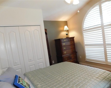 2336 Runyon Court - Photo Thumbnail 4