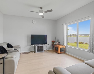 13646 Hawk Lake Drive - Photo Thumbnail 9