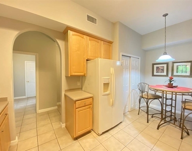 9416 Myrtle Creek Lane - Photo Thumbnail 7