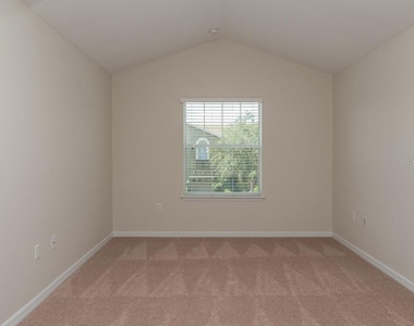 9407 Tawnyberry Street - Photo Thumbnail 8
