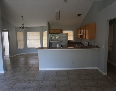 1947 Southern Oak Loop - Photo Thumbnail 6