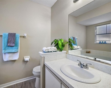 1020 High Ridge Ct - Photo Thumbnail 23