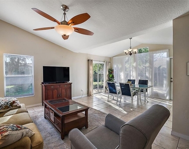 1020 High Ridge Ct - Photo Thumbnail 9