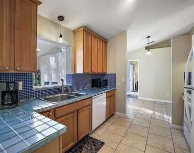1020 High Ridge Ct - Photo Thumbnail 16