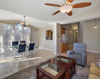1020 High Ridge Ct - Photo Thumbnail 12