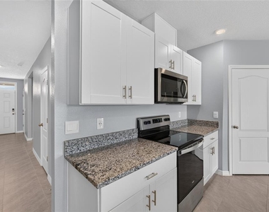 1324 Middle Lake Drive - Photo Thumbnail 7