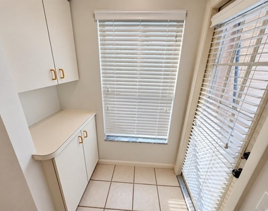 4871 Winterhaven Drive - Photo Thumbnail 23