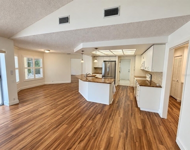 4871 Winterhaven Drive - Photo Thumbnail 4