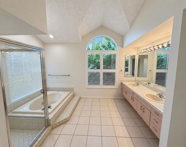 4871 Winterhaven Drive - Photo Thumbnail 12