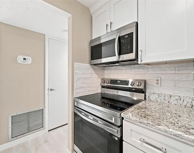 3265 Beneva Road - Photo Thumbnail 8