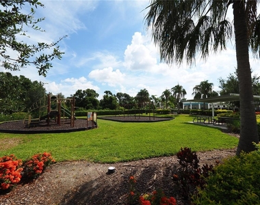 1734 Woodleaf Hammock Court - Photo Thumbnail 6