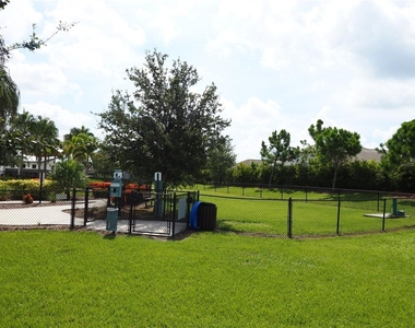 1734 Woodleaf Hammock Court - Photo Thumbnail 4