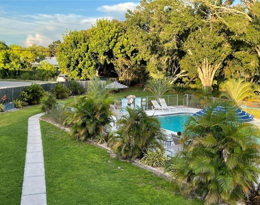 2955 Beneva Road - Photo Thumbnail 3