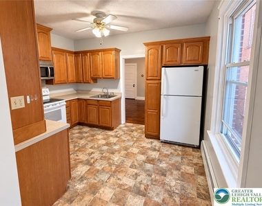 1120 S 10th Street - Photo Thumbnail 9
