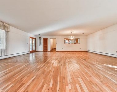 373 E High Street - Photo Thumbnail 9