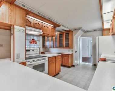 373 E High Street - Photo Thumbnail 15