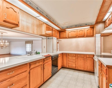 373 E High Street - Photo Thumbnail 12