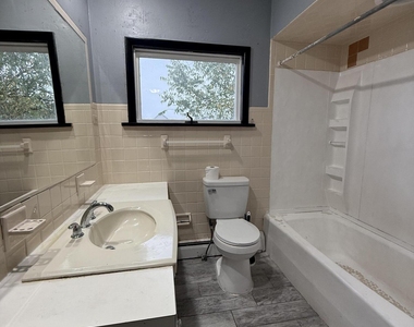 1330 Bryn Mawr Street - Photo Thumbnail 11