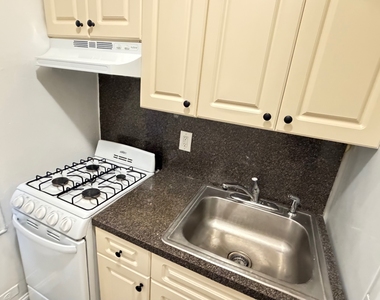 34-41 77th Street - Photo Thumbnail 4