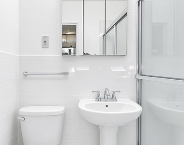 428 East 81st Street - Photo Thumbnail 3