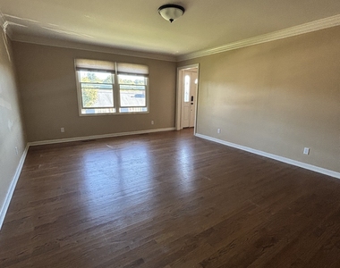 36 Nicholas Avenue - Photo Thumbnail 3