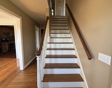 36 Nicholas Avenue - Photo Thumbnail 13