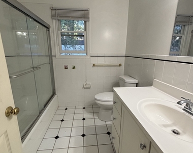 36 Nicholas Avenue - Photo Thumbnail 10