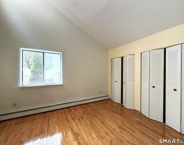 12 Talcott Forest Road - Photo Thumbnail 8