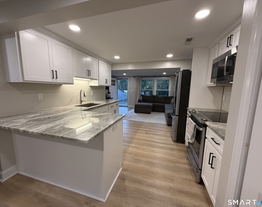 549 Churchill Street - Photo Thumbnail 6