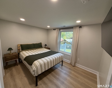 549 Churchill Street - Photo Thumbnail 12