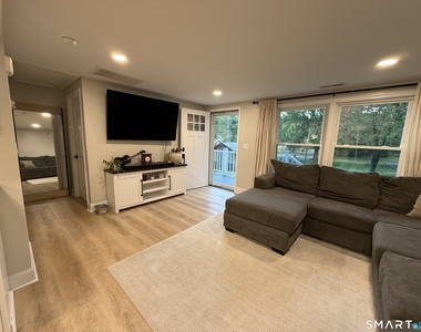549 Churchill Street - Photo Thumbnail 9