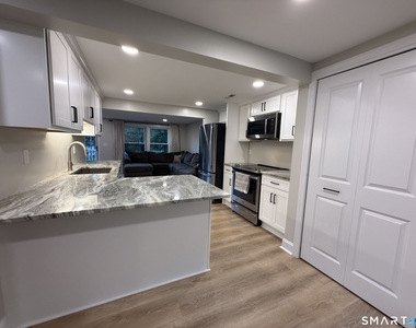 549 Churchill Street - Photo Thumbnail 5