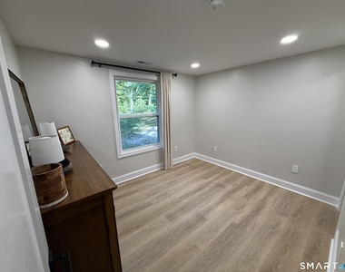 549 Churchill Street - Photo Thumbnail 13