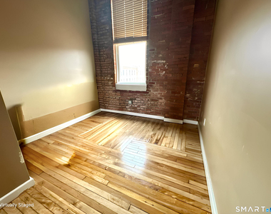 325 Lafayette Street - Photo Thumbnail 13