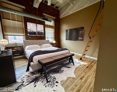 325 Lafayette Street - Photo Thumbnail 8