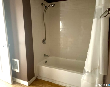 325 Lafayette Street - Photo Thumbnail 16