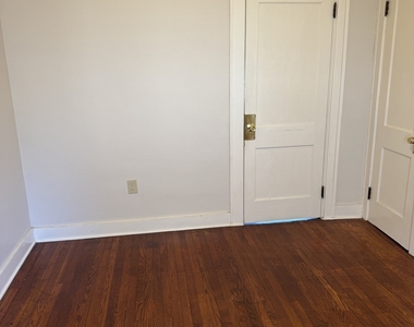 46 Denison Avenue - Photo Thumbnail 10