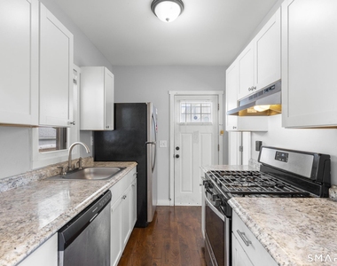 62 Saint Michaels Avenue - Photo Thumbnail 10