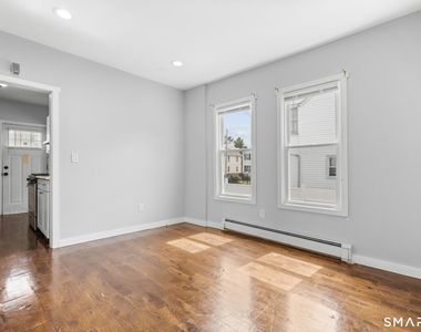 62 Saint Michaels Avenue - Photo Thumbnail 5