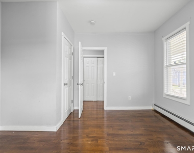 62 Saint Michaels Avenue - Photo Thumbnail 3
