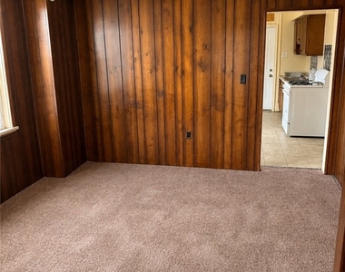1538 5th Ave - Photo Thumbnail 3