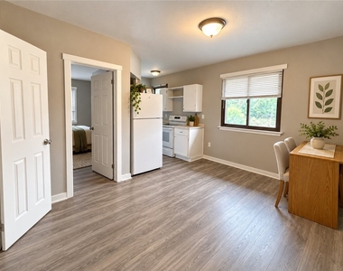 10261 Center Highway - Photo Thumbnail 4