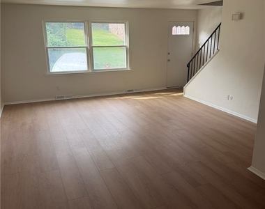 608 Broadhead Ave - Photo Thumbnail 3