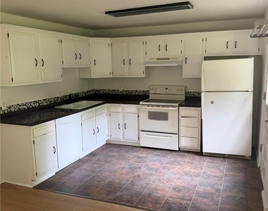 608 Broadhead Ave - Photo Thumbnail 7