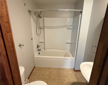 608 Broadhead Ave - Photo Thumbnail 7