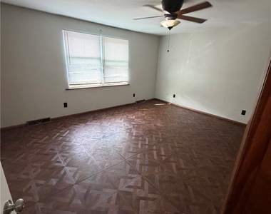 608 Broadhead Ave - Photo Thumbnail 9
