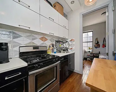 9 Marcus Garvey Boulevard #3R - Photo Thumbnail 2
