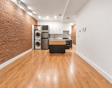 662 Park Place - Photo Thumbnail 2