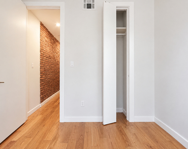 662 Park Place - Photo Thumbnail 4