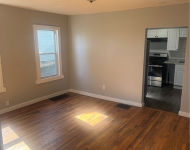 713 Emerson Avenue - Photo Thumbnail 12